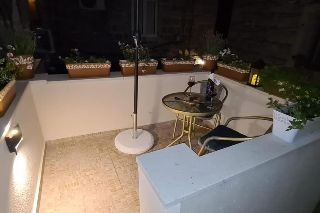 Diva 1,Stylish Old Town Studio Apartment Near Beach 斯普利特 外观 照片