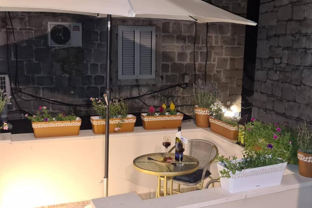Diva 1,Stylish Old Town Studio Apartment Near Beach 斯普利特 外观 照片