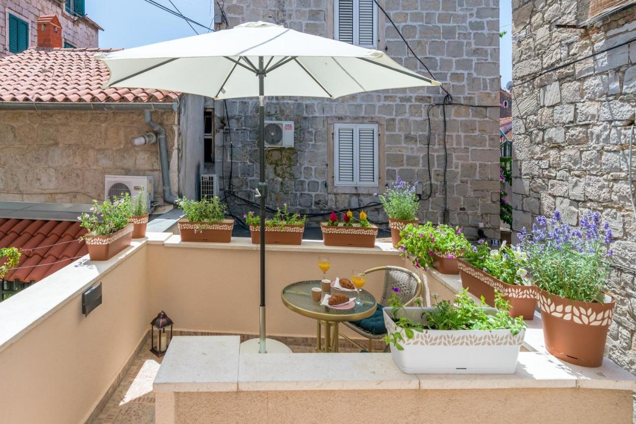Diva 1,Stylish Old Town Studio Apartment Near Beach 斯普利特 外观 照片