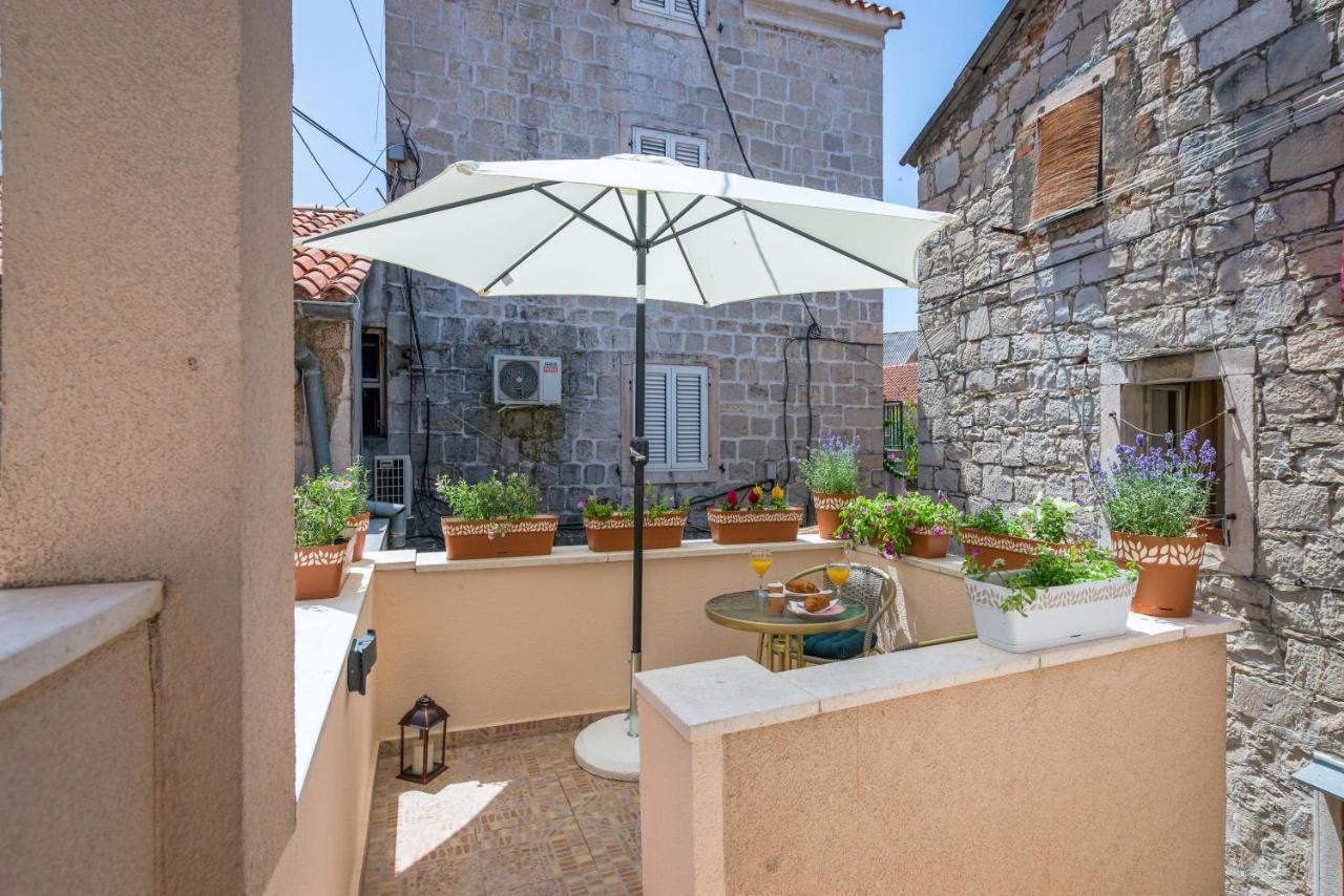 Diva 1,Stylish Old Town Studio Apartment Near Beach 斯普利特 外观 照片