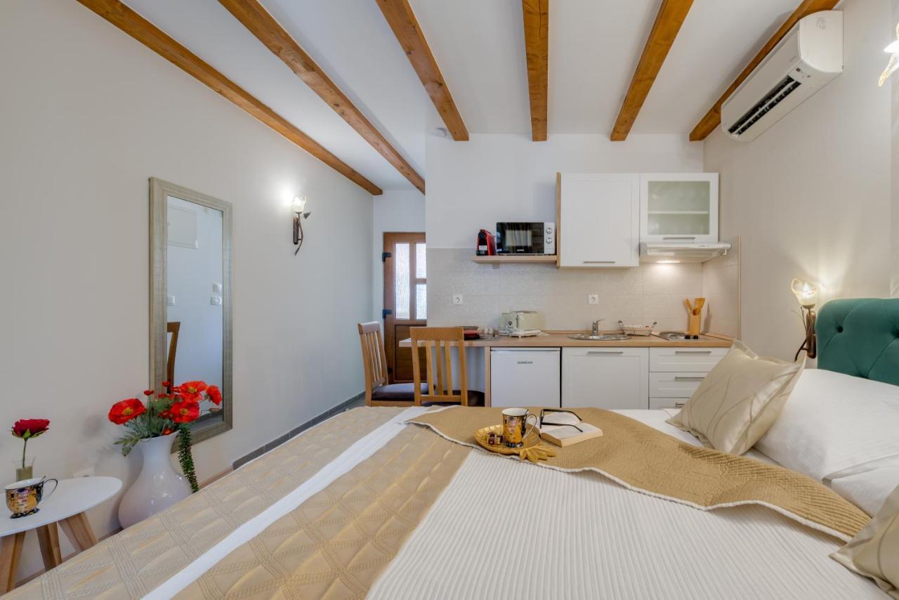 Diva 1,Stylish Old Town Studio Apartment Near Beach 斯普利特 外观 照片